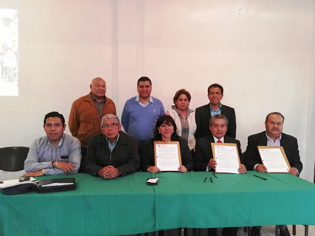 Firman convenio Ayuntamiento de Tlaxcala y Cecati 82