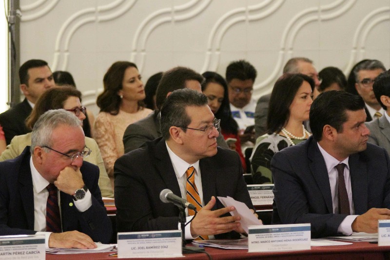 Asume Marco Mena compromisos nacionales de atención a niñas, niños y adolescentes