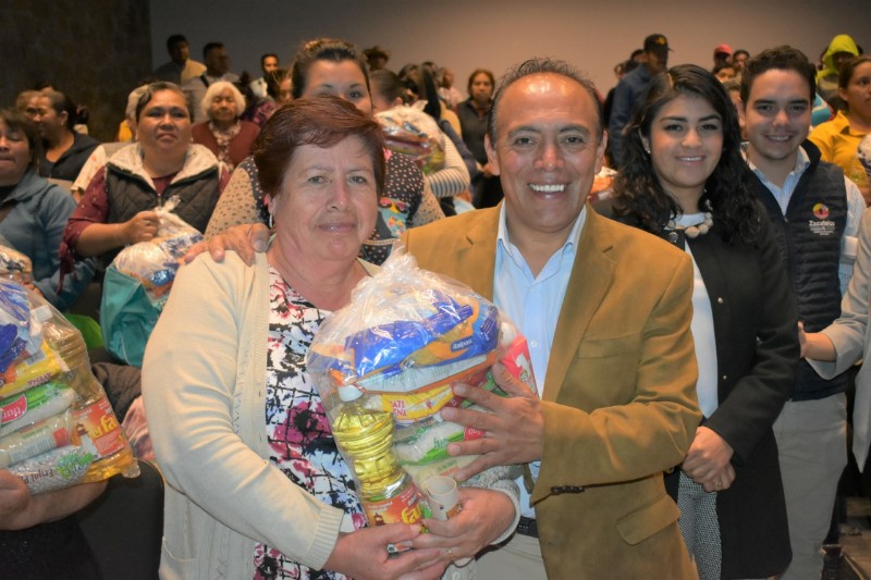 Sigue Zacatelco con entrega de despensas a grupos vulnerables