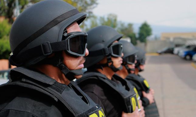 PGJE investiga presunto asesinato de conductor de tractocamión en carretera Arco Norte