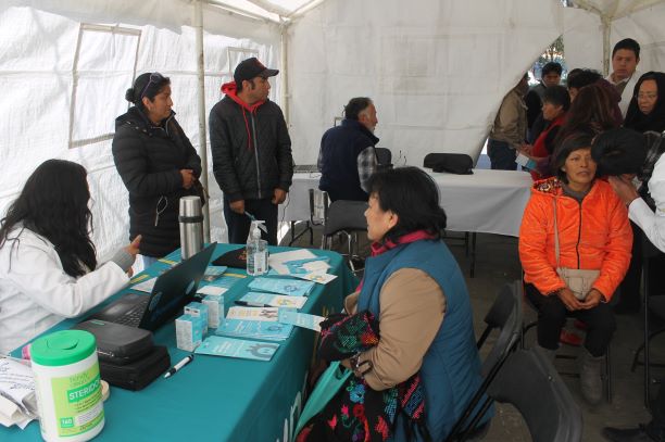 Benefician a más de 200 adultos con estudios de detección de cataratas