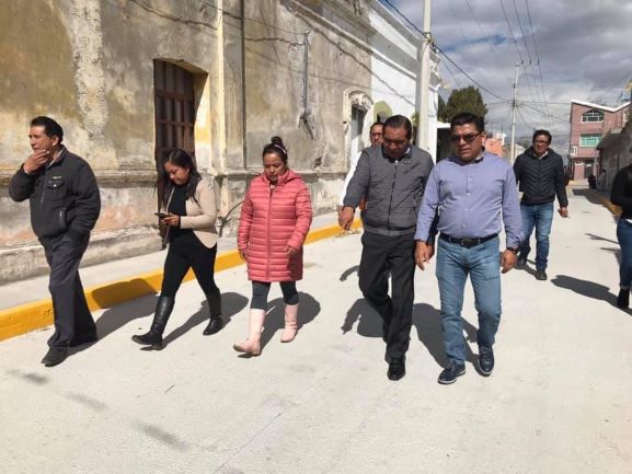Inaugura Yonca y Garrido calle 7 norte y Sur de Ixtenco