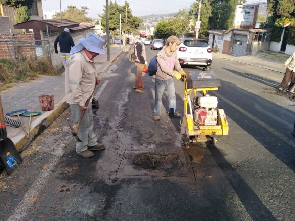 Continúan con programa permanente de bacheo en la capital
