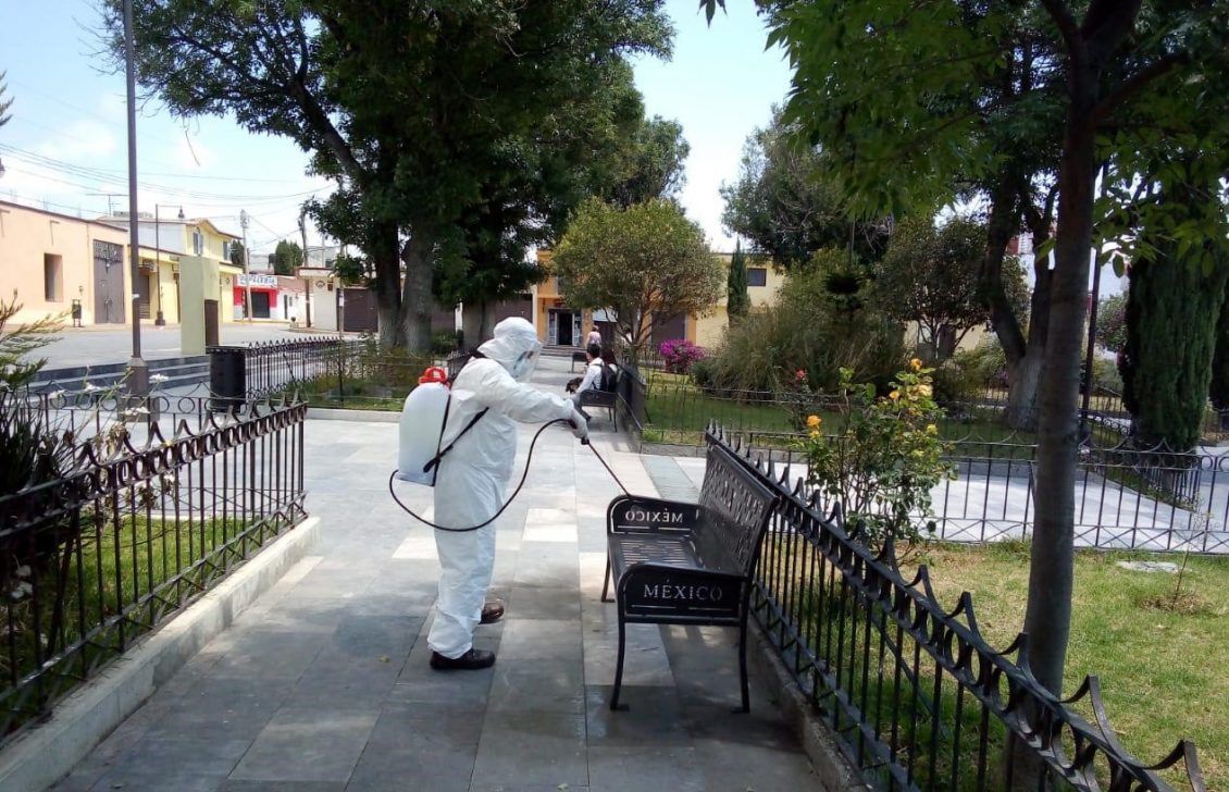 Realizan segunda sanitización en espacios públicos de Ixtenco
