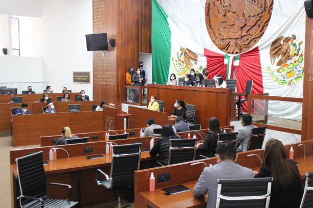 Mutan diputados a chapulines, casi el 50 por ciento quiere nuevo hueso