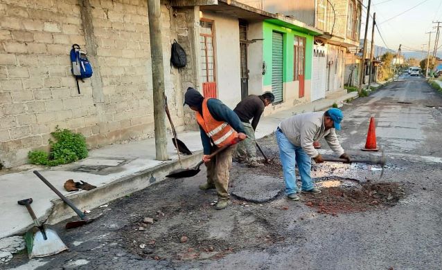 Beneficia programa de bacheo a comunidades y delegaciones de la capital