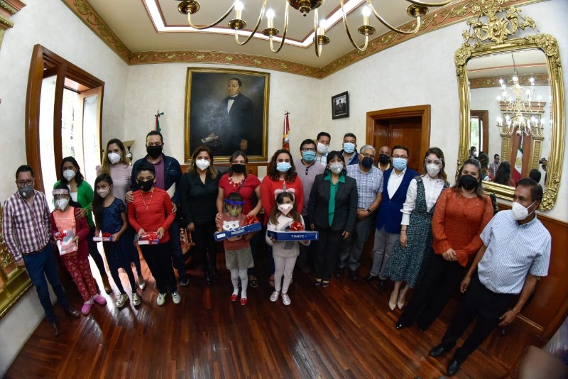 Entregan premios de concurso “Ponle nombre a nuestras mascotas del Esterilitón”