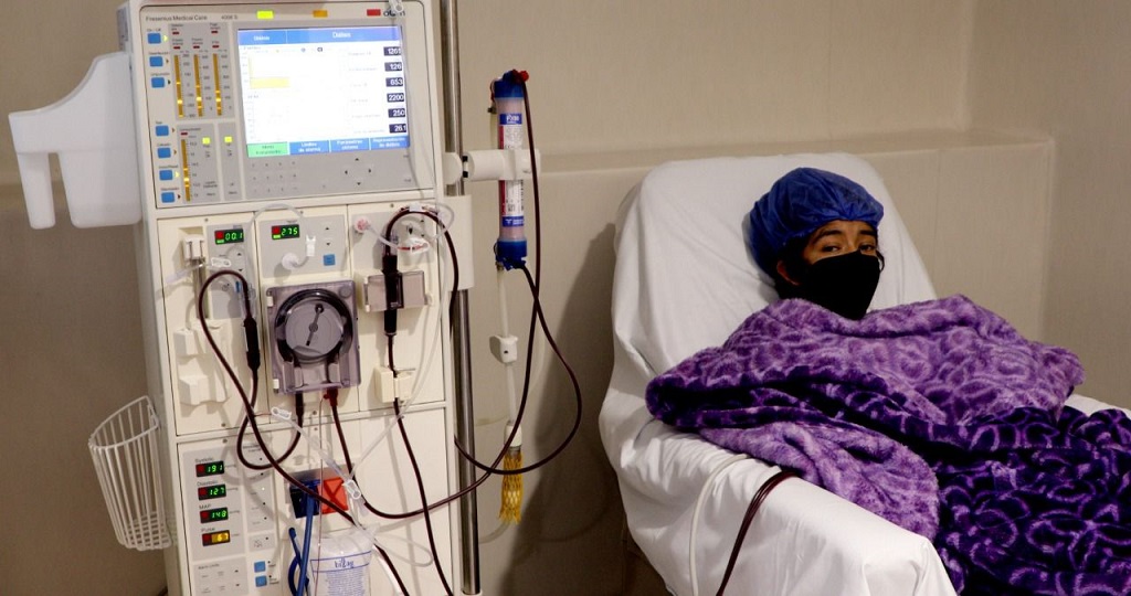 Dulce, primera paciente en recibir tratamiento de hemodiálisis en el complejo de atención especializada en salud y bienestar