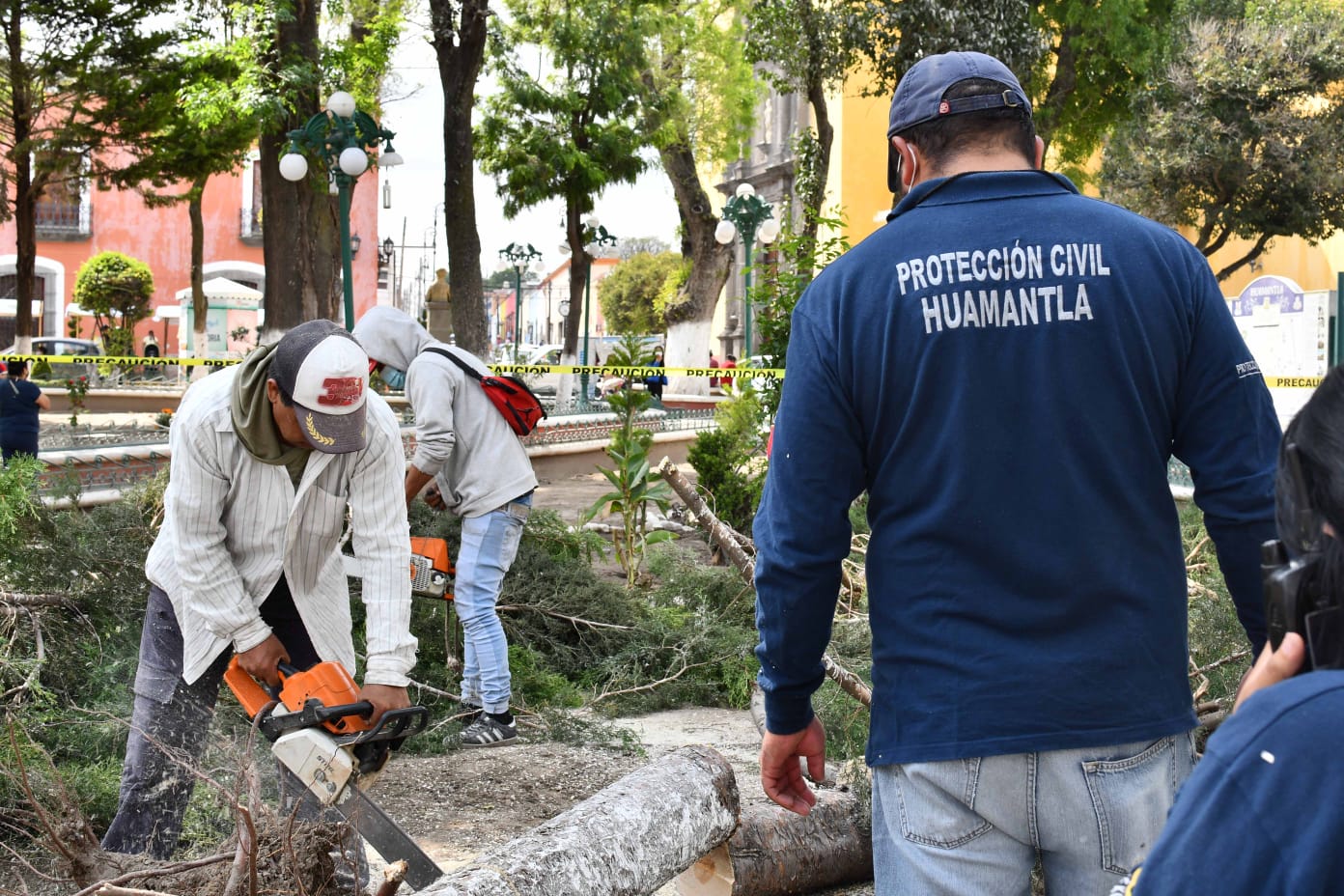 No hubo personas lesionadas tras caída de árboles en el parque Juárez: protección civil de Huamantla