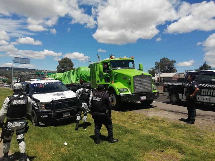 Tráiler robado fue recuperado y son detenidos dos masculinos