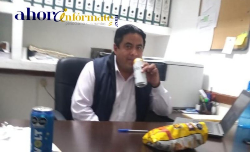 Usa oficina como cantina en ayuntamiento de Tzompantepec