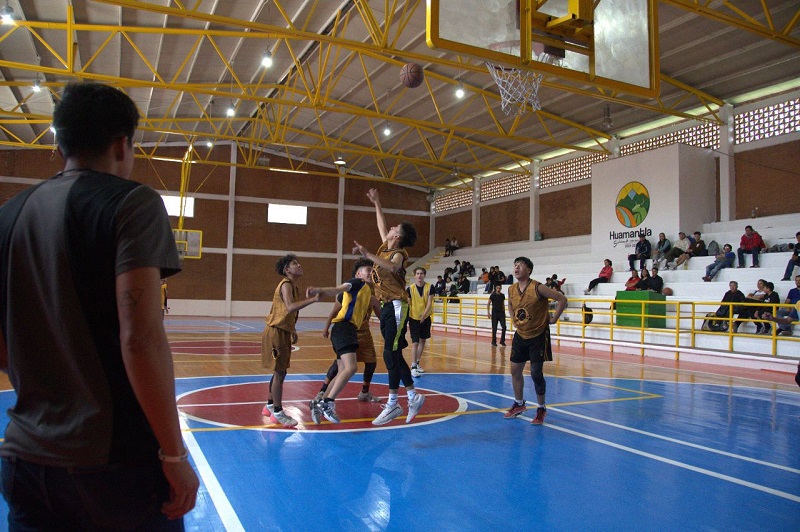 Participan más de 60 equipos en el torneo de basquetbol “48 horas jugando día y noche” en Huamantla