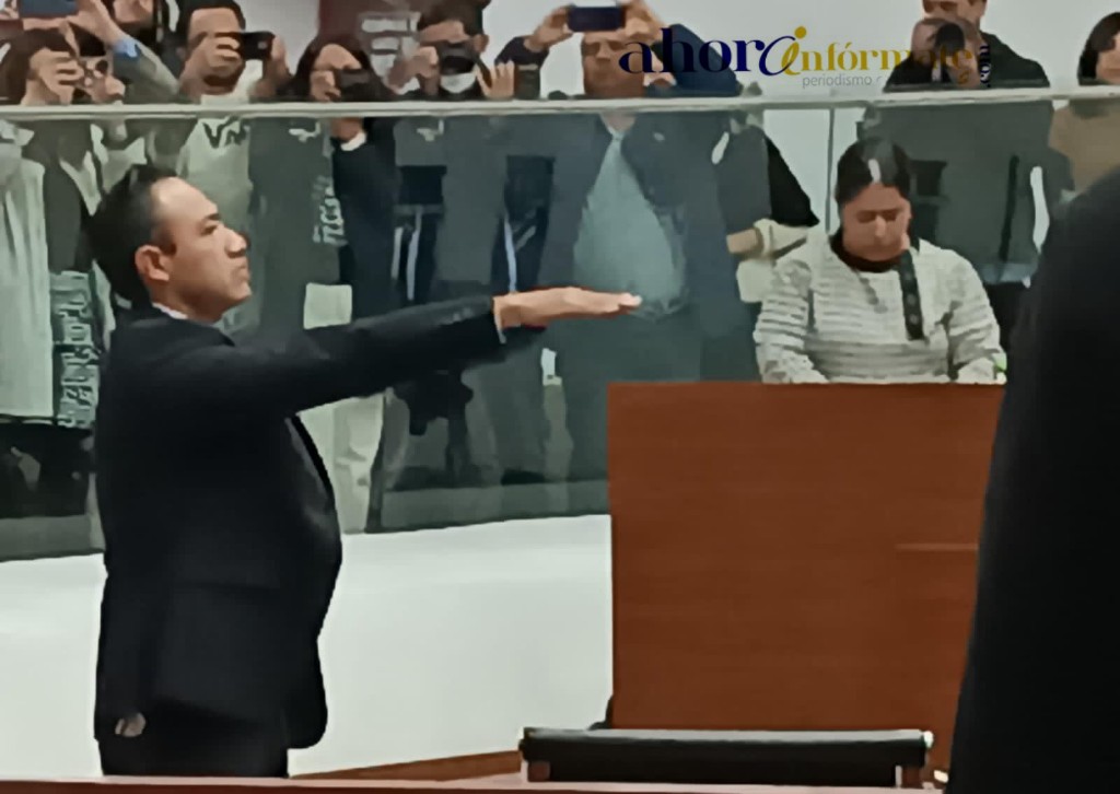 Impone #LadyTupperware a su esbirro Arturo de Casa Vega en el IAIP
