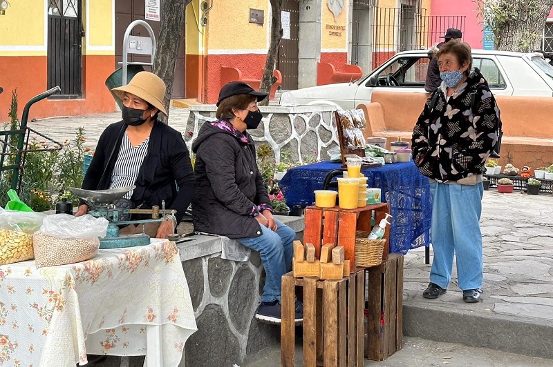Gracias al tianguis “Mis semillas huamantlecas” mejora la economía de nuestras familias: productora beneficiada