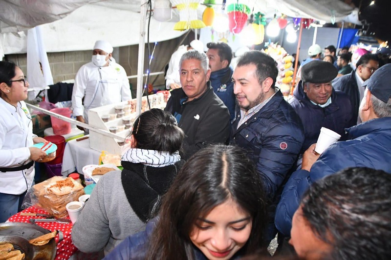 Asiste Salvador Santos Cedillo al primer viernes de muéganos en Huamantla