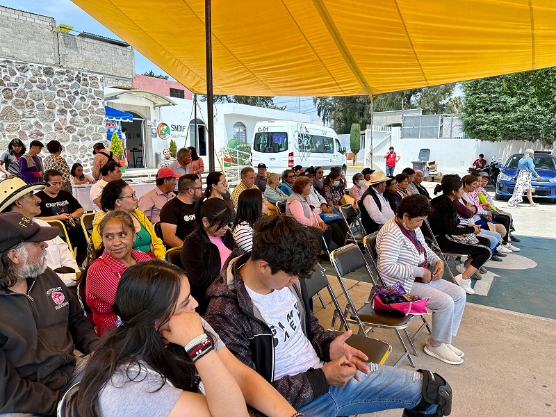 DIF Huamantla apoya la salud visual de artesanos y población en general