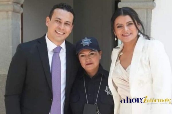 Listos para ir a tirar la basura en la casa del alcalde, de la Secretaria del Ayuntamiento, de la síndico municipal y en la alcaldía de Apetatitlán
