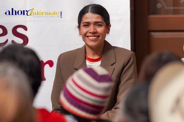 Realizan en Tlaxco la entrega de tarjetas del programa de pensión para mujeres de 63 y 64 años
