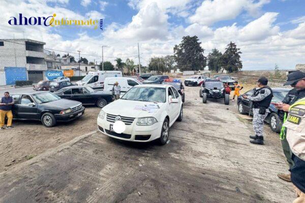 Clausuran autoridades municipales y estatales taller mecánico por falta de documentación y medidas de seguridad en Huamantla