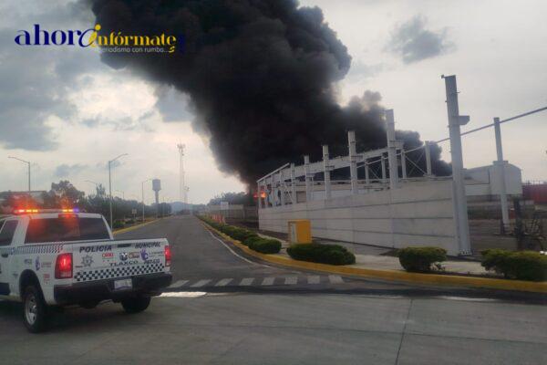 Respuesta inmediata de tres órdenes de gobierno logra controlar incendio en Ciudad Industrial Xicohténcatl III