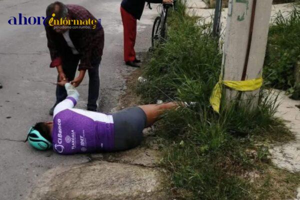Ciclista de la ruta L’Étape Tlaxcala by Tour de France no aguanta baches tlaxcaltecas