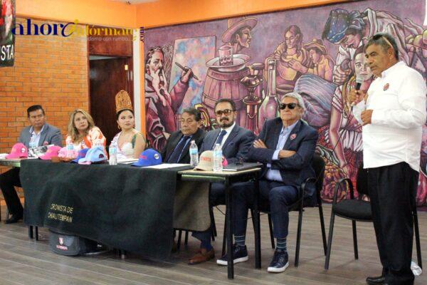 Presentan libro “La Industria Textil en Chiautempan” del cronista Rogelio Flores