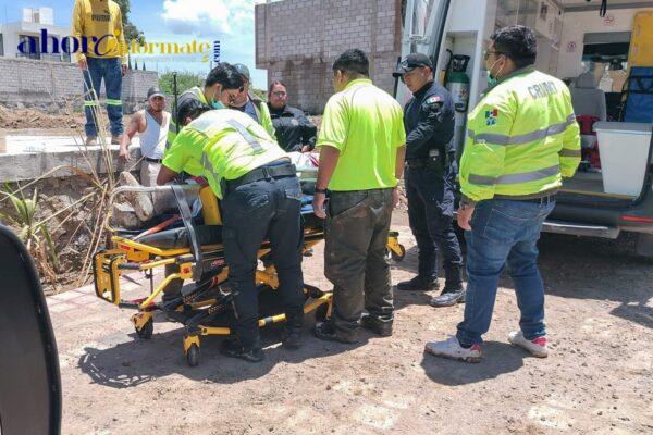 Con acción coordinada policías de la capital y paramédicos rescatan a trabajador de la construcción lesionado en obra