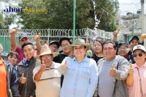 Con mejoramiento de espacios se acerca Blanca Angulo a la comunidad de Xochiteotla