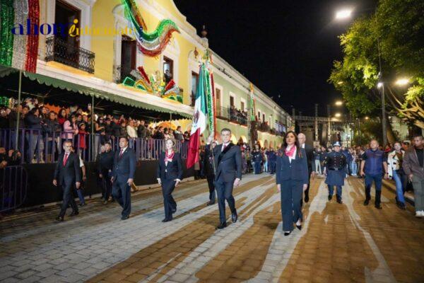 El alcalde Alfonso Sánchez García custodió el lábaro patrio y leyó el acta de independencia durante la noche de El Grito