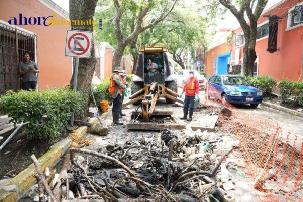 Como acción preventiva la CAPAM desazolva canal subterráneo en la calle del vecino en la capital