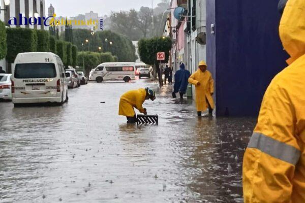 Da gobierno municipal respuesta inmediata ante efectos de fuerte lluvia y granizo en la capital