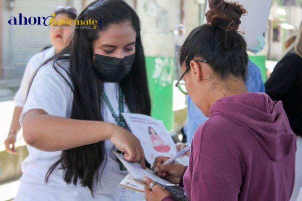 Chiautempenses reciben atención médica gratuita en Feria de la Salud