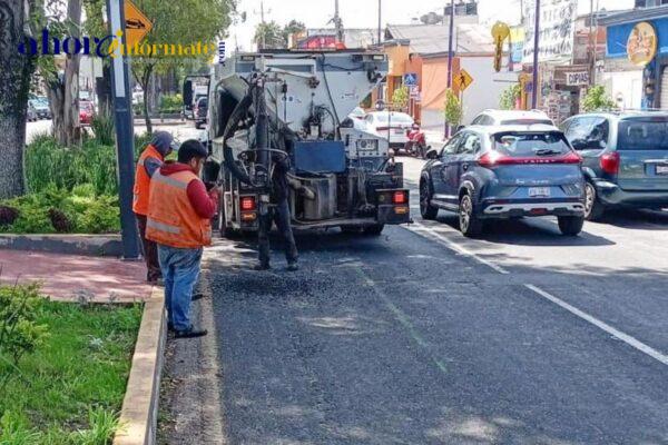 Gobierno municipal de Tlaxcala atiende el bulevar Guillermo Valle con trabajos de bacheo
