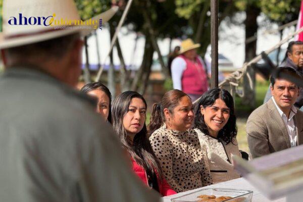 Termina el mes patrio y regresan los homenajes a comunidades