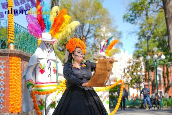 La Pregonera del Rey se transforma en elegante Catrina