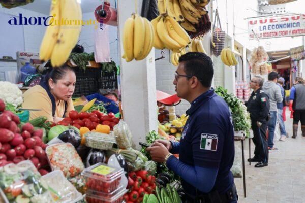 Policía de Chiautempan realiza acciones de proximidad social en el Mercado Hidalgo