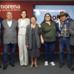 Discriminados de MORENA son recibidos en el CEN morenista solo para tomarse la foto